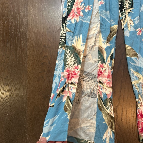 Guess Tropical Floral Jumpsuit With Front Slits - Picture 4 of 8